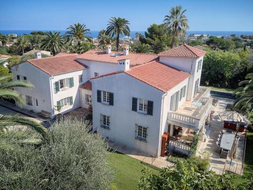 LE BEAUVERT Belle Epoque luxury villa of 500 m2 with pool