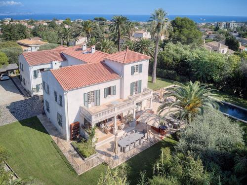 LE BEAUVERT Belle Epoque luxury villa of 500 m2 with pool