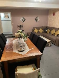 Villa -LE BOURDEAU- CHARMANTE VILLA JONAGE 15 min de LYON 20 Chemin du Bourdeau 69330 Jons Rhône-Alpes