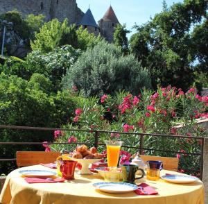Le Cellier de Beaulieu, son Petit Chai et la Cité de Carcassonne