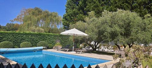 VILLA LE CLOS DES OLIVIERS, piscine chauffée, 5 chambres, jardin de 2500m2, proche plage Léon france