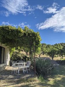 Villa Le Gynestas et sa copine la Ste Victoire 1358 Chemin des bonnets 13530 Trets Provence-Alpes-Côte d\'Azur