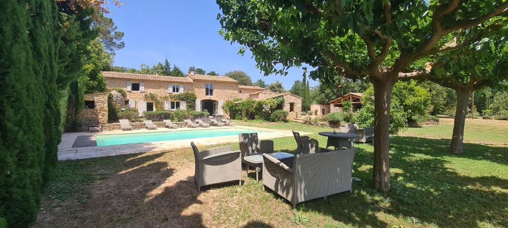 Villa Le Mas de Capra, splendide propriété sous le soleil de Provence 90 Chemin des Chèvres 84550 Mornas