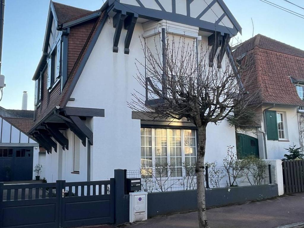 Villa Villa Le Touquet-Paris-Plage, 4 pièces, 6 personnes - FR-1-704-8 38, Avenue des 3 Martyrs, 62520 Le Touquet-Paris-Plage