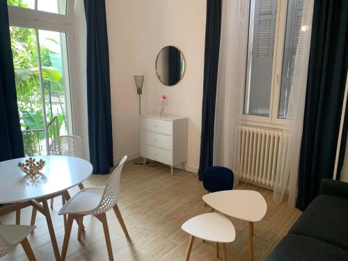 Appartement Villa Les Fougeres 2p jardin parking 6 Rue Jean Goujon Cannes