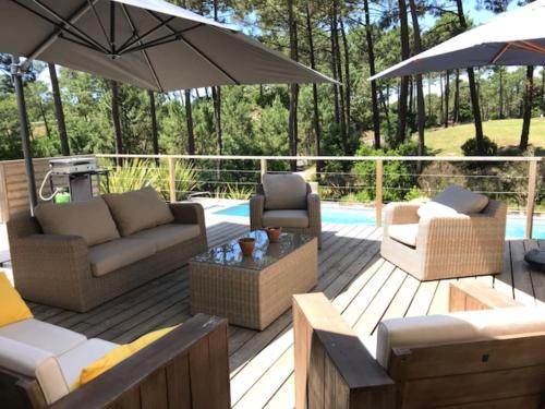 Maison de vacances Villa les Mimosas with pool and fantastic views 48 Corniche des Greens Lacanau