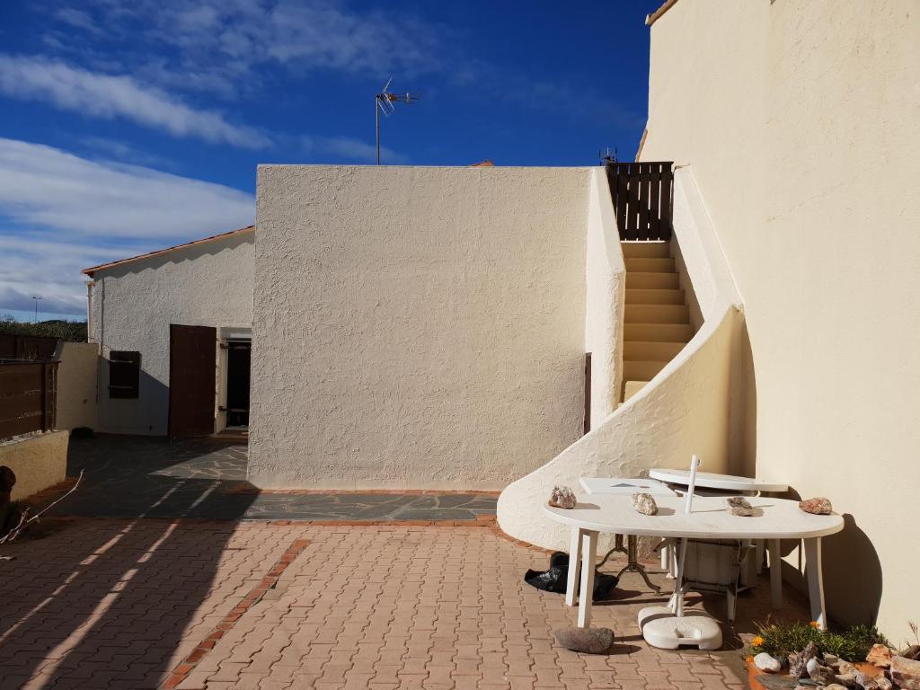 Les pieds dans le sable 2 Avenue de Lavandières, 34300 Le Cap d\'Agde