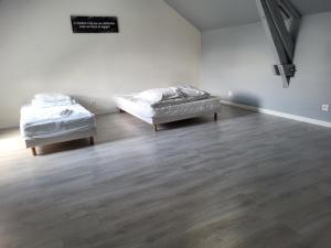 Villa Location 30 personnes Location Coq Fresne 72290 Les Coulombray -1