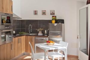 location pour 2 personnes Amarylis à Calvi avec jardin piscine barbecue
