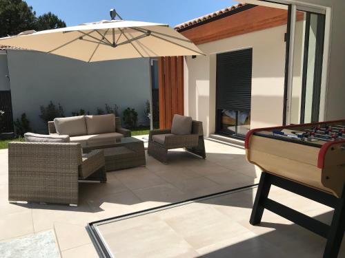 Location villa entre lac et océan avec son spa de nage