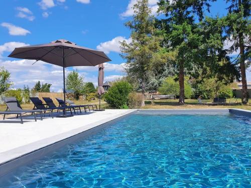 Longère rénovée avec piscine