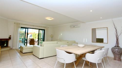 Los Olivos Del Golf CD249, Sleeps 6 Adults 1 Child