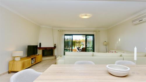 Los Olivos Del Golf CD249, Sleeps 6 Adults 1 Child