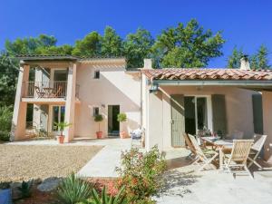 Villa Lovely Villa in Buisson with Private Swimming Pool  84110 Les Hautes Granges Provence-Alpes-Côte d\'Azur