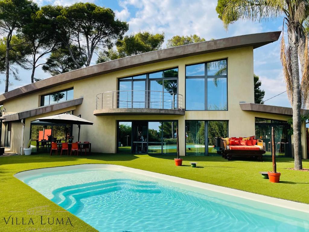 Villa Villa Luma, architecture unique, havre de paix Chemin des Encourdoules, 06220 Vallauris