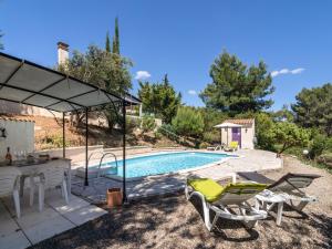 Villa Luring Villa in Pouzols Minervois with Pool  F-11120 Pouzols-Minervois Languedoc-Roussillon