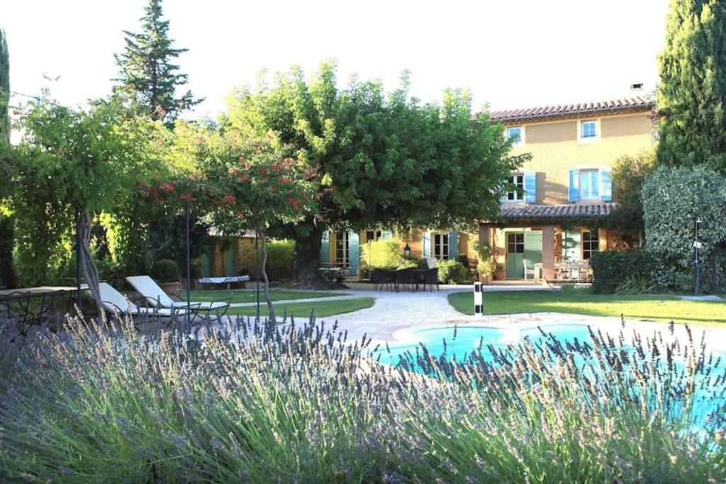 Luxueux Mas provençal avec piscine au pied du Mont Ventoux Chemin de la Mayolle, 84810 Aubignan