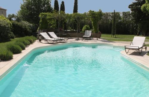 Luxueux Mas provençal avec piscine au pied du Mont Ventoux