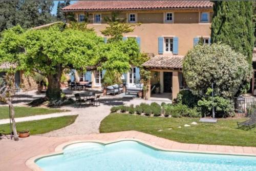 Luxueux Mas provençal avec piscine au pied du Mont Ventoux