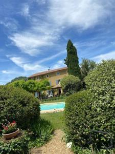 Luxueux Mas provençal avec piscine au pied du Mont Ventoux