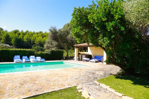 Luxueux Mas provencal immérgé dans la nature