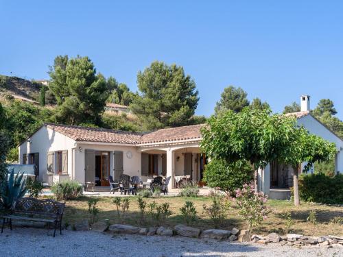 Luxuriant Villa in Beaufort with Swimming Pool