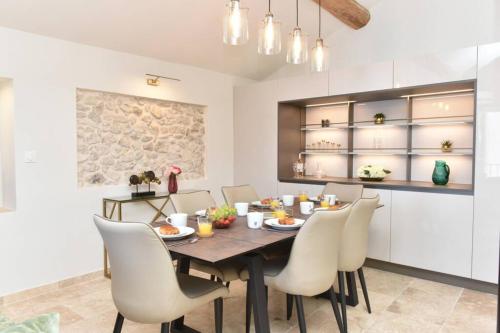 Luxurious/design house sea view old Antibes for 6