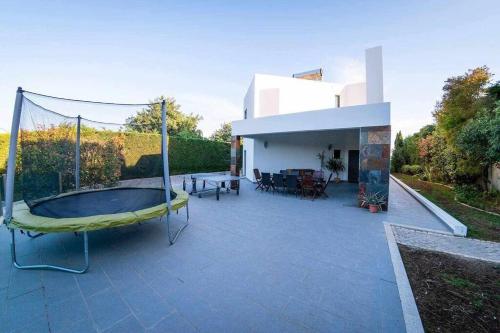 Luxurious VILLA 6 BD W/heated pool , GOLF, Beach