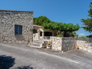 Luxurious Villa close to Chateau De Puisserguier Plan des Cathares 3 bedrooms 6 persons