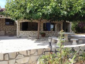 Luxurious Villa close to Chateau De Puisserguier Plan des Cathares 3 bedrooms 6 persons