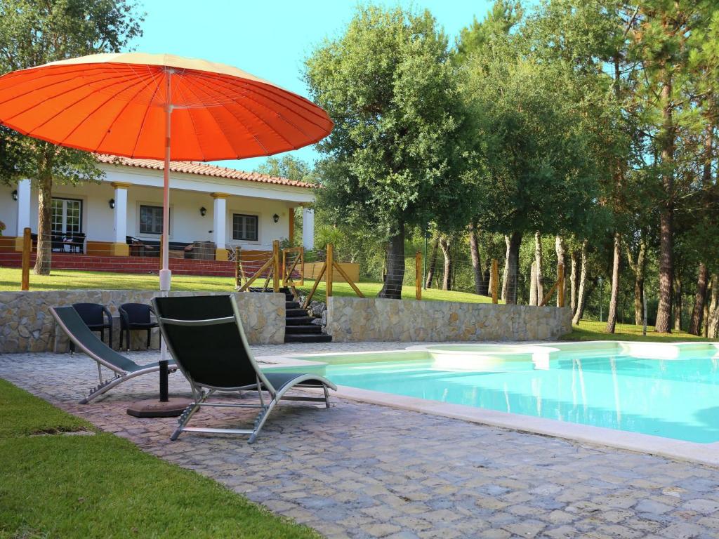 Villa Luxurious Villa in Caldas da Rainha with Swimming Pool  2500-644 Salir de Matos