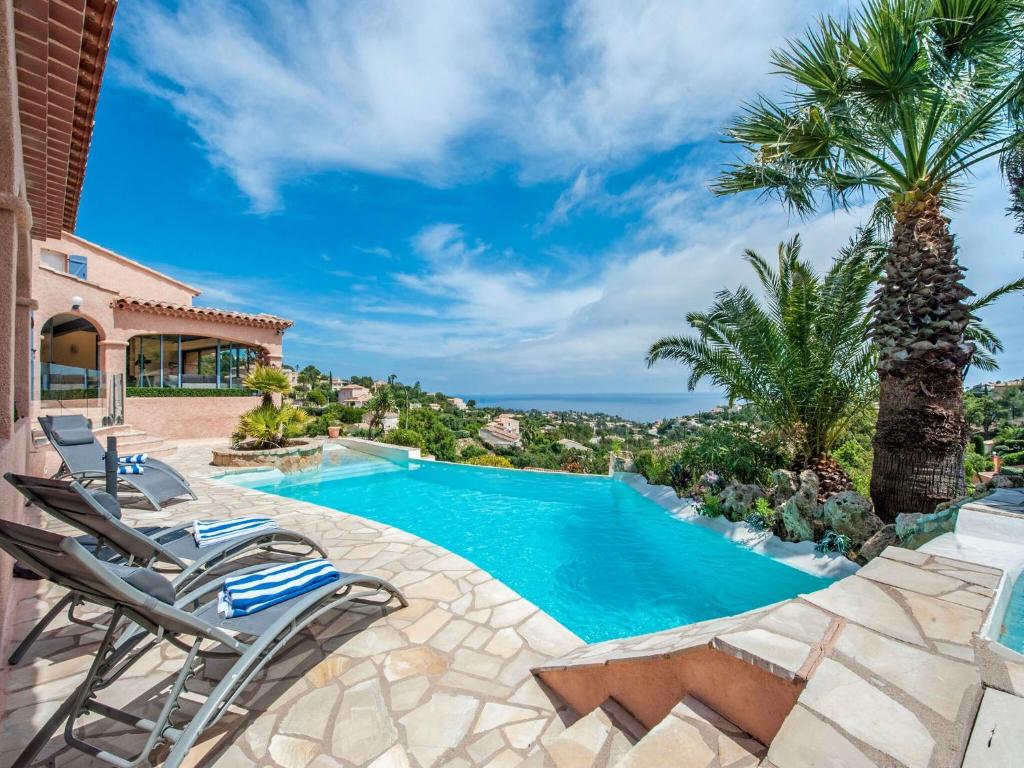 Villa Luxurious Villa in Les Issambres with swimming pool and Sauna  83380 Les Issambres