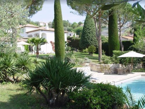 Luxurious Villa in Mougins with Swimming Pool