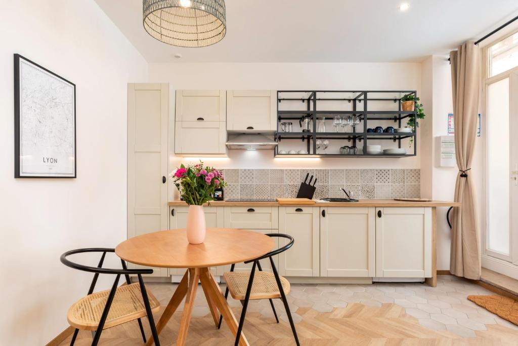 Luxurious Villa in Provence with garden and roofed terrace 84190 Beaumes-de-Venise