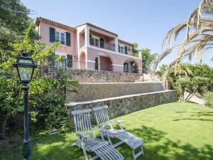 Luxurious Villa in Saint-RaphaÃ«l with Pool