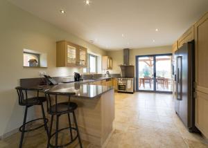 Luxury 3 Bed Holiday Home with Swimming Pool