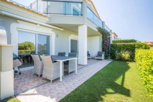 Luxury 3 Bedroom Villa With A Shared Pool