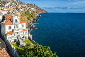 Luxury Barreirinha House by HR Madeira