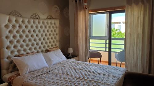 Luxury city Villa Olivia 10 - 15 min to the Beach Oura, private swimming pool