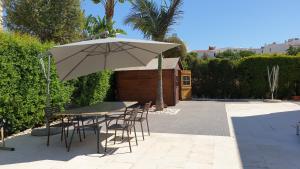 Luxury city Villa Olivia 10 - 15 min to the Beach Oura, private swimming pool