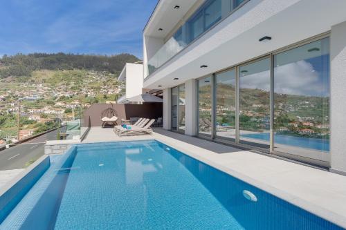 Luxury Villa Bianca by HR Madeira