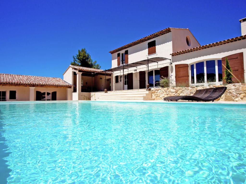 Villa Luxury villa in Provence with a private pool  84400 Martres-Tolosane