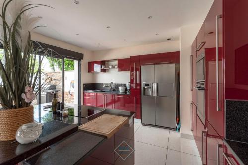 Luxury villa near Disneyland BMYGUEST