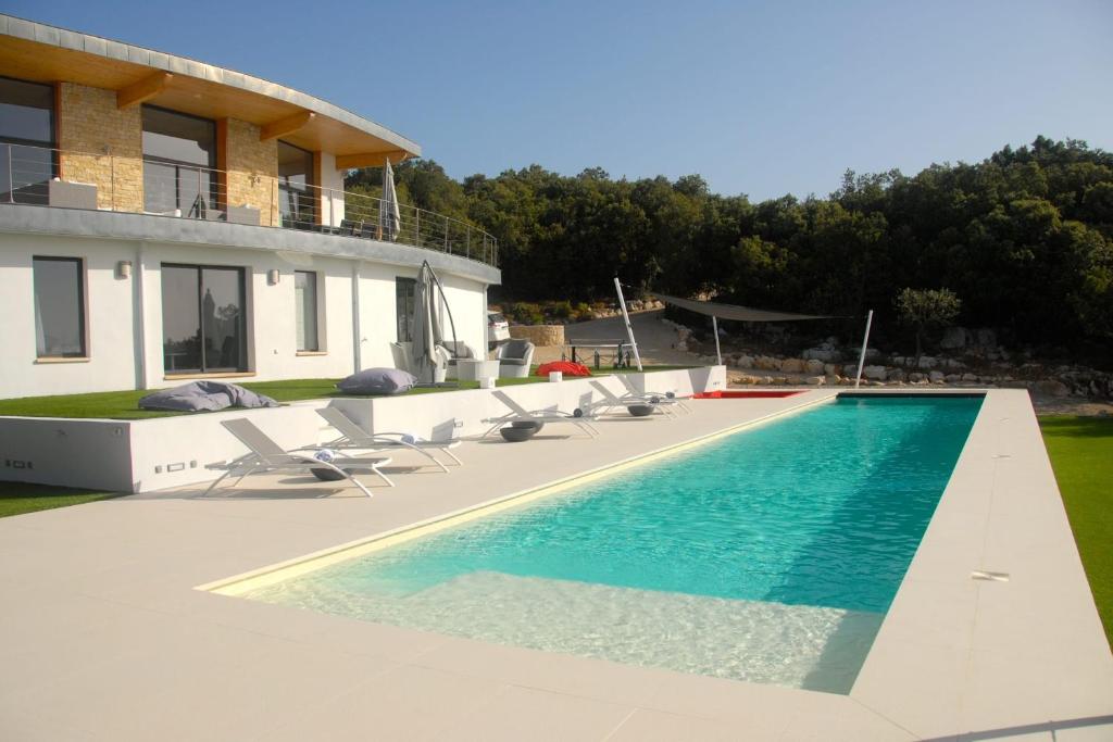 Luxury Villa - Panoramic View - Private Pool - Golf & Petanque Field 39 bis route de la gray, 83440 Mons