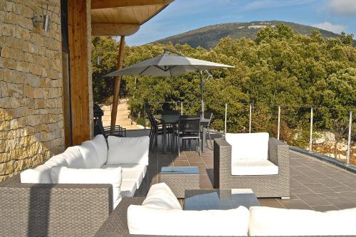 Luxury Villa - Panoramic View - Private Pool - Golf & Petanque Field