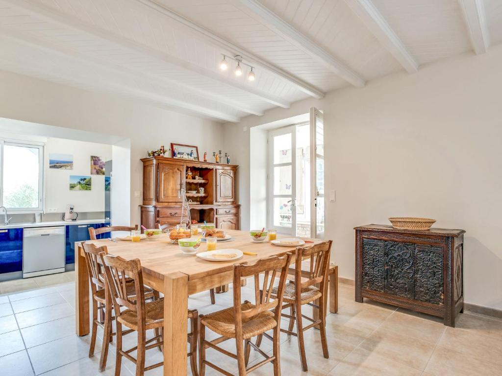 Luxury villa / Pool, Gym ,Cinema room