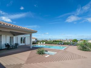 Villa Luxury Villa with Private Swimming Pool in Oupia  34210 Beaufort Languedoc-Roussillon