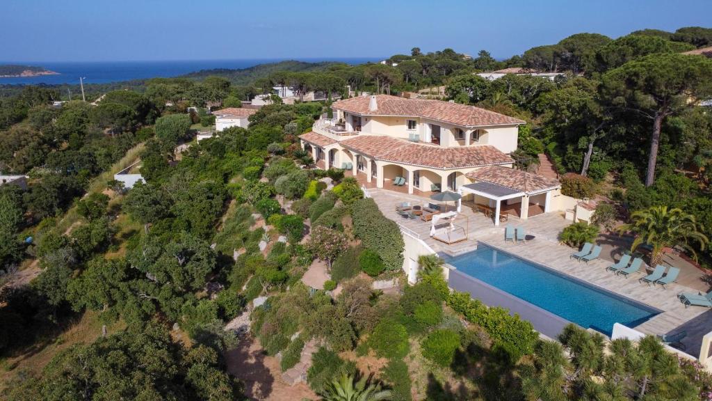 Villa Magnificent villa 16p sea view PINARELLU beach 5M - Porto Vecchio 15min Lieudit Villata 20144 Zonza