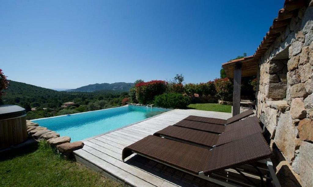 Villa Magnifique bergerie avec piscine chauffée surplombant la baie de Santa Giulia Route de Bonifacio 20137 Porto-Vecchio