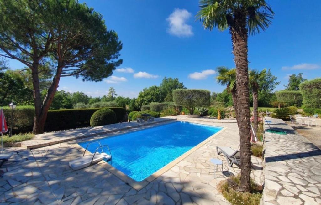 Villa Magnifique propriété privée nichée, proche Cannes 444 Chemin de la Valmoura 06530 Saint-Cézaire-sur-Siagne